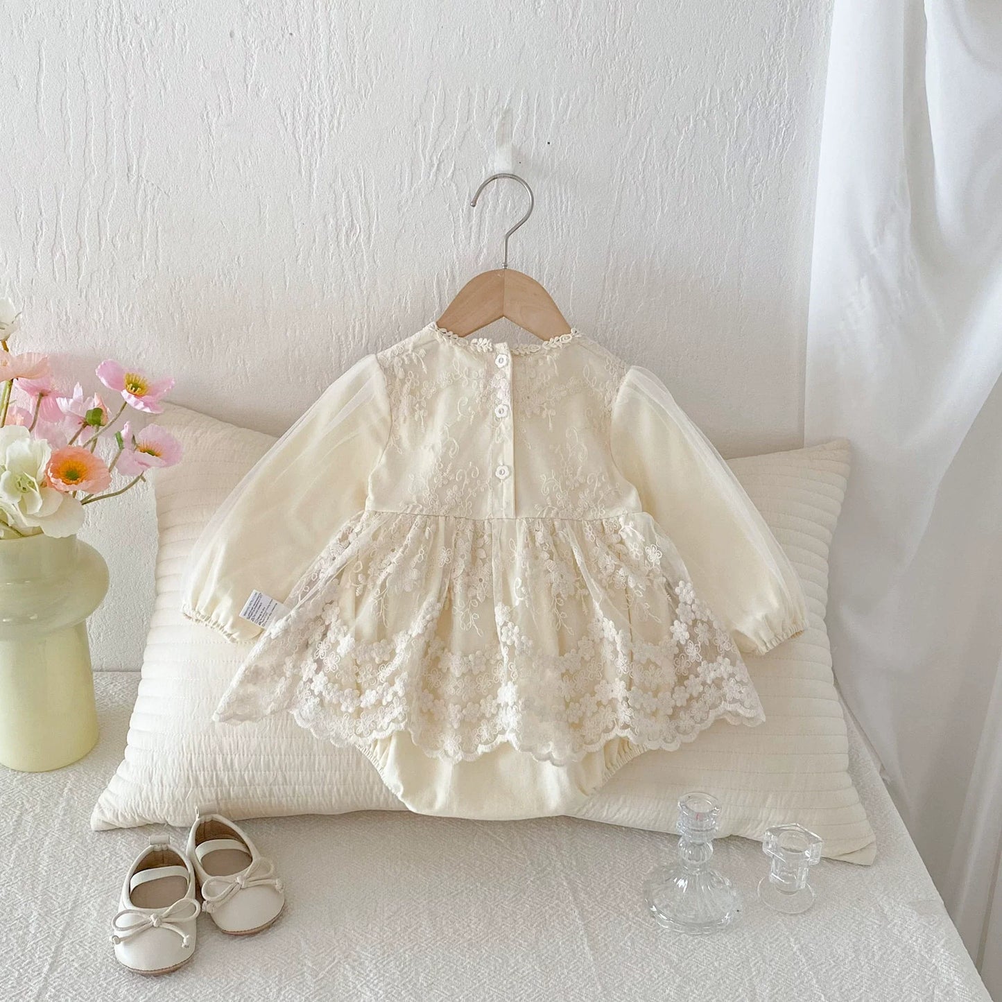 Autumn Arrival Baby Girls Long Sleeves Flowers Pattern Tulle Patchwork Onesies-1